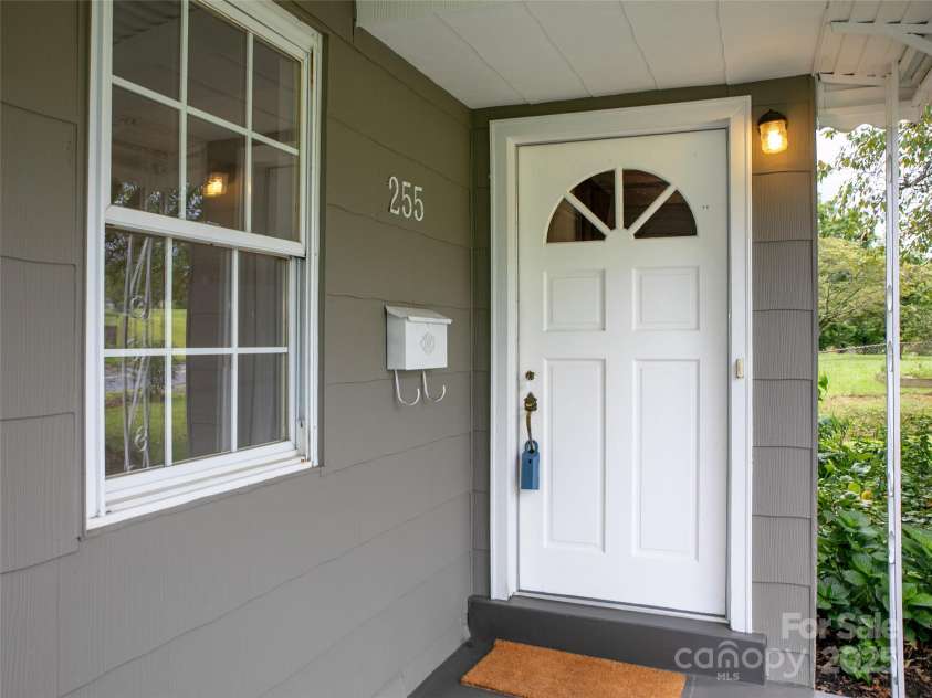 255 North Country Club Road, Brevard, NC 28712.  MLS# CAR4290219, YatesRealty ID 2656. 