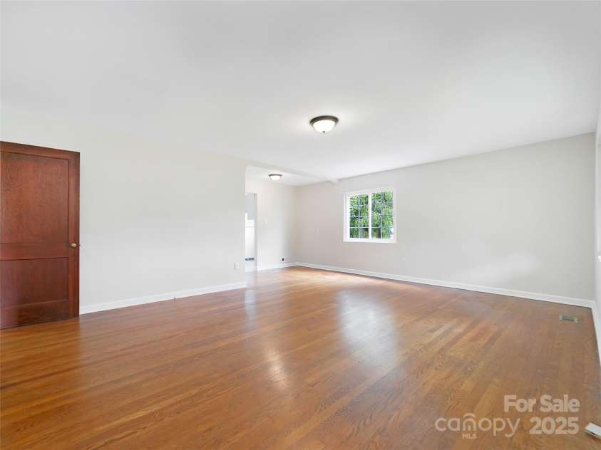 255 North Country Club Road, Brevard, NC 28712.  MLS# CAR4290219, YatesRealty ID 2656. 