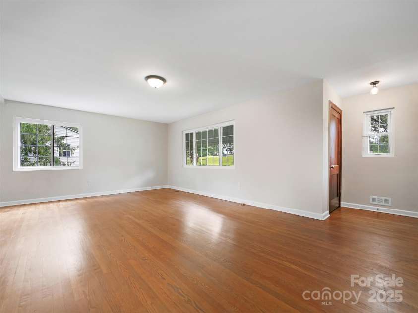 255 North Country Club Road, Brevard, NC 28712.  MLS# CAR4290219, YatesRealty ID 2656. 