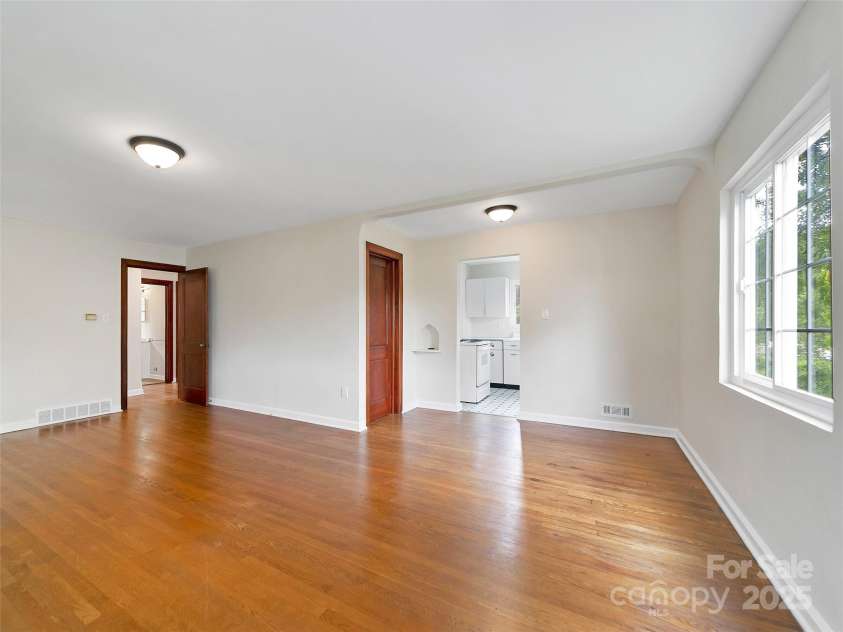 255 North Country Club Road, Brevard, NC 28712.  MLS# CAR4290219, YatesRealty ID 2656. 