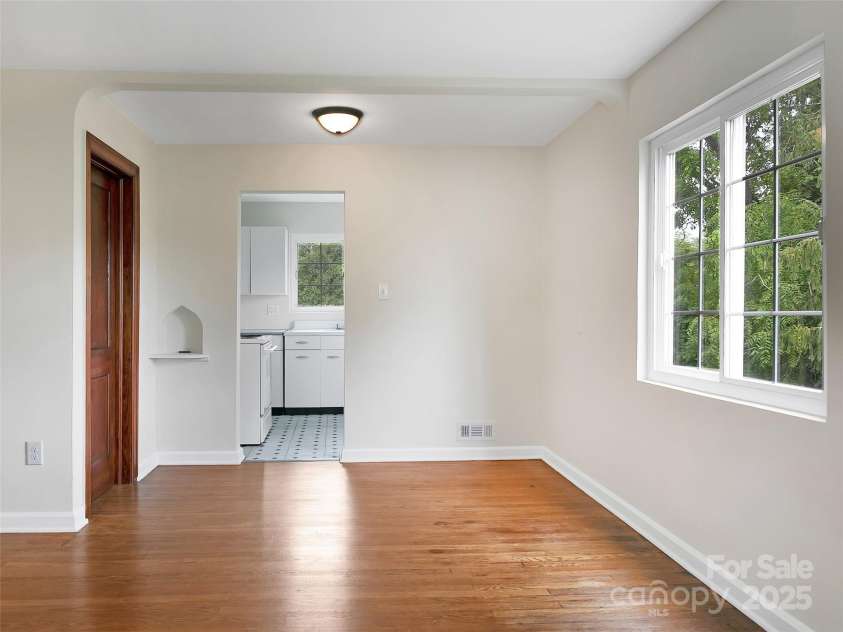 255 North Country Club Road, Brevard, NC 28712.  MLS# CAR4290219, YatesRealty ID 2656. 