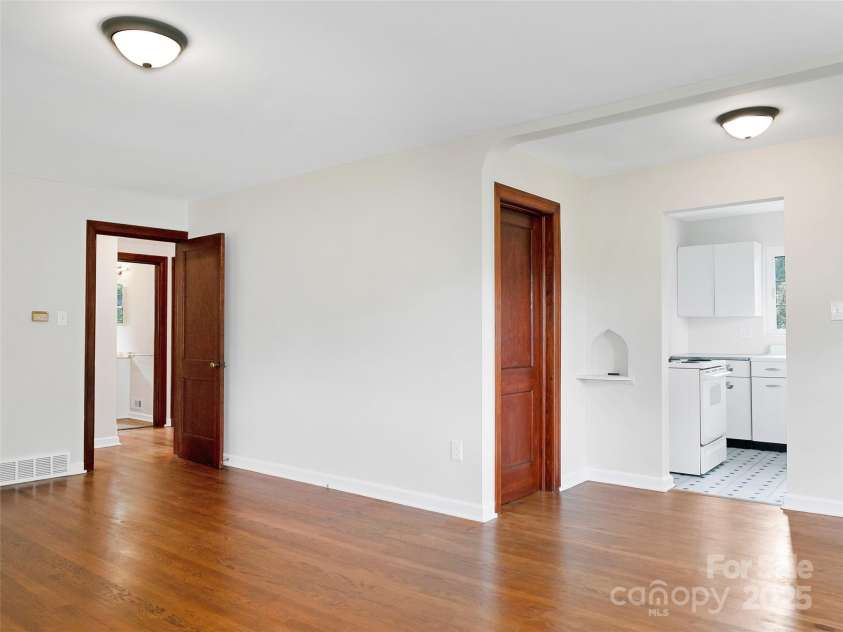 255 North Country Club Road, Brevard, NC 28712.  MLS# CAR4290219, YatesRealty ID 2656. 