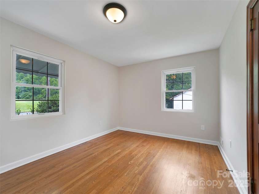 255 North Country Club Road, Brevard, NC 28712.  MLS# CAR4290219, YatesRealty ID 2656. 