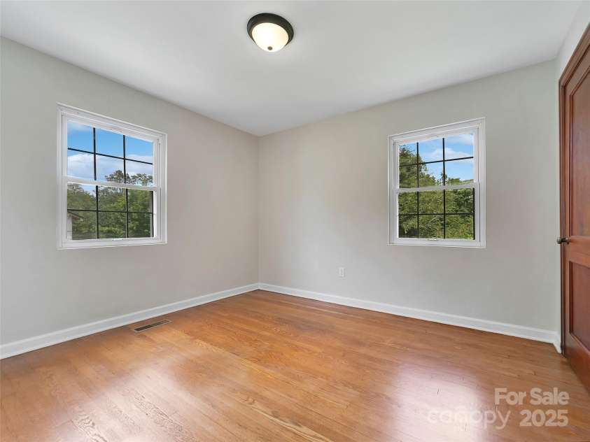 255 North Country Club Road, Brevard, NC 28712.  MLS# CAR4290219, YatesRealty ID 2656. 