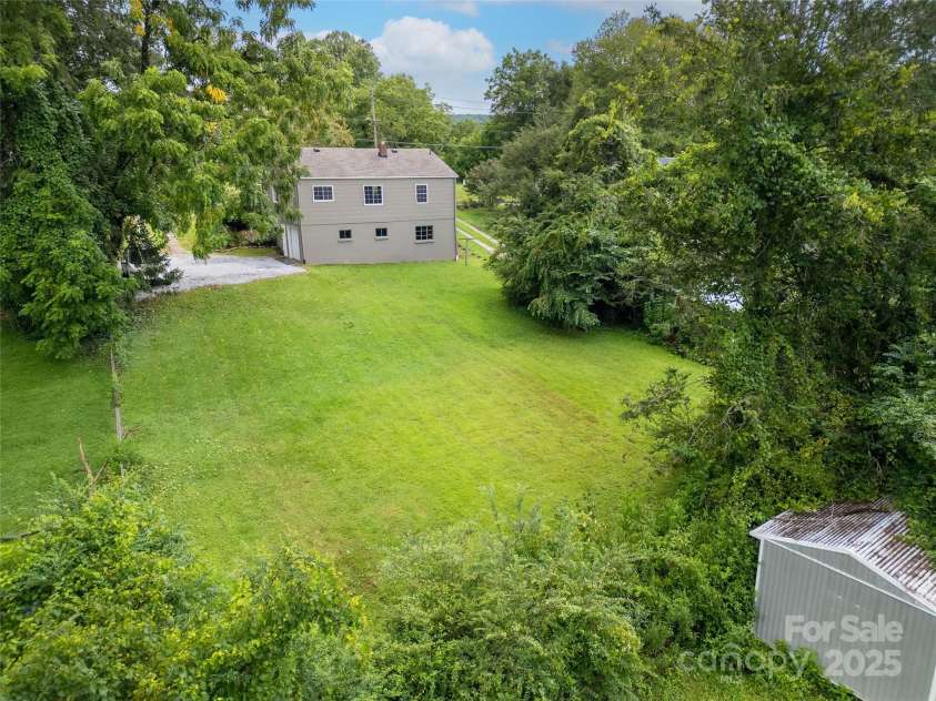 255 North Country Club Road, Brevard, NC 28712.  MLS# CAR4290219, YatesRealty ID 2656. 