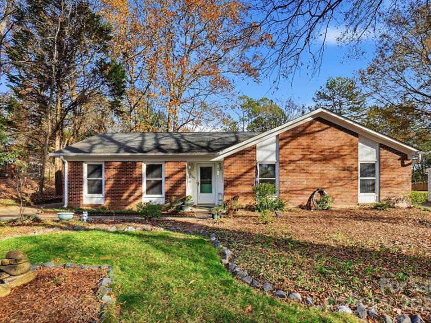 6309 Pineburr Road, Charlotte, NC 28211.  MLS# CAR4319188, YatesRealty ID 2656. 