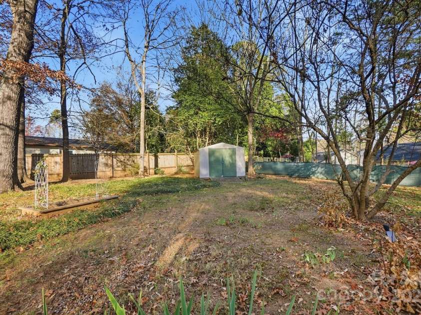 6309 Pineburr Road, Charlotte, NC 28211.  MLS# CAR4319188, YatesRealty ID 2656. 