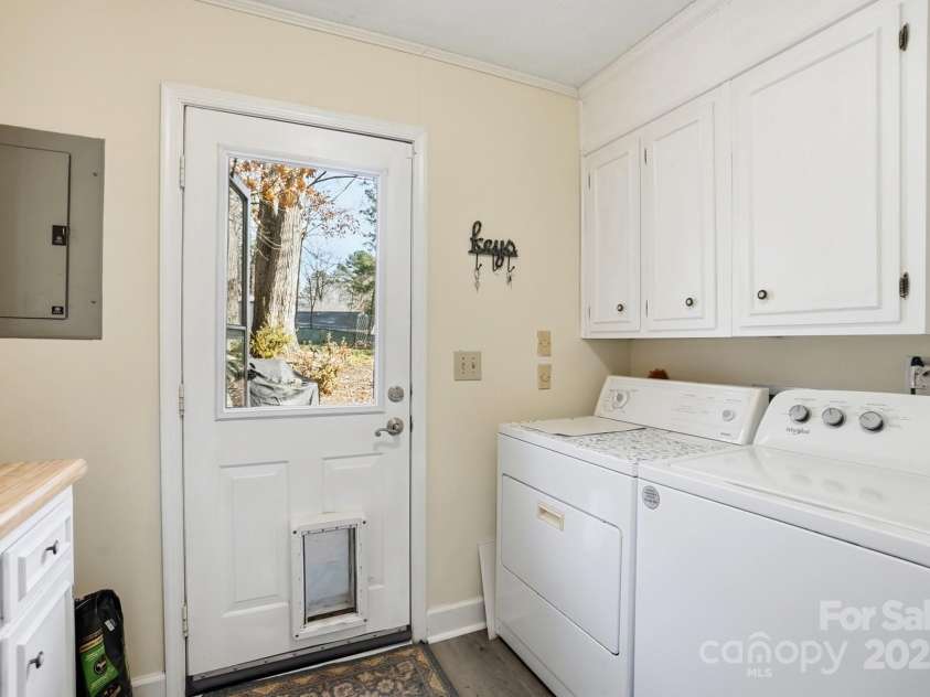 6309 Pineburr Road, Charlotte, NC 28211.  MLS# CAR4319188, YatesRealty ID 2656. 