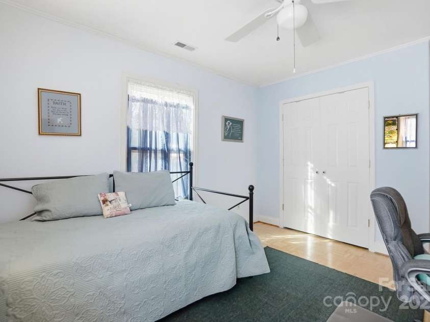 6309 Pineburr Road, Charlotte, NC 28211.  MLS# CAR4319188, YatesRealty ID 2656. 