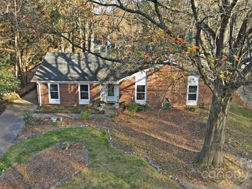 6309 Pineburr Road, Charlotte, NC 28211.  MLS# CAR4319188, YatesRealty ID 2656. 