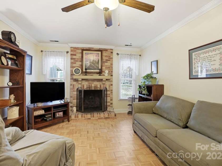 6309 Pineburr Road, Charlotte, NC 28211.  MLS# CAR4319188, YatesRealty ID 2656. 