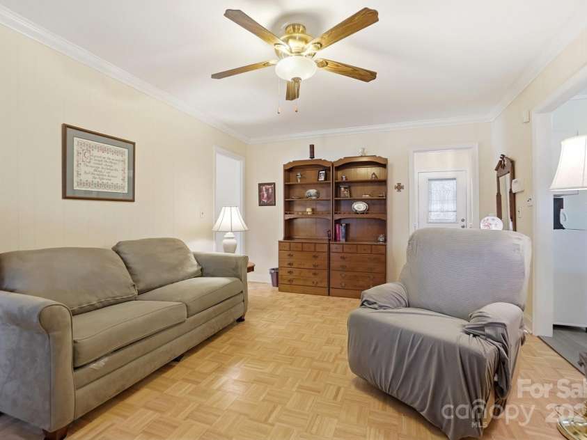 6309 Pineburr Road, Charlotte, NC 28211.  MLS# CAR4319188, YatesRealty ID 2656. 