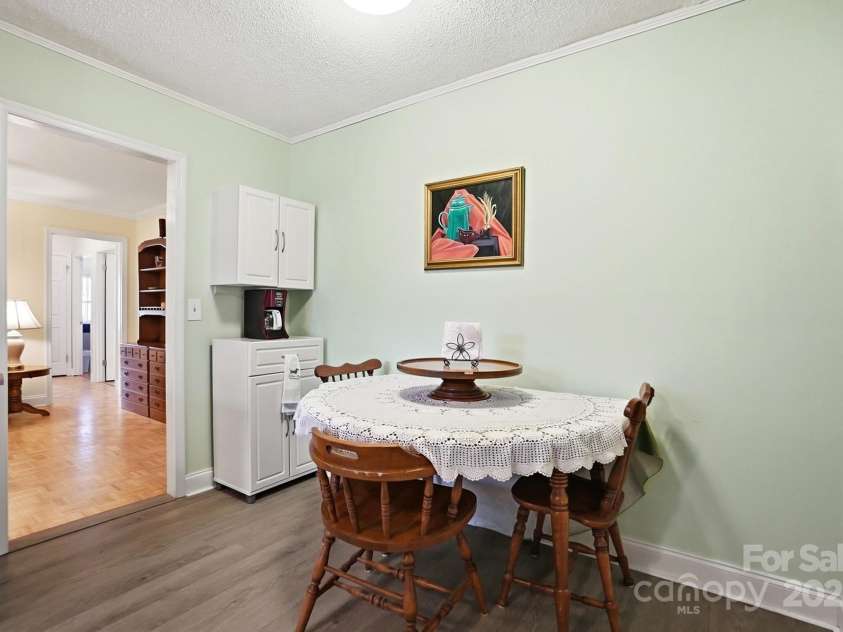 6309 Pineburr Road, Charlotte, NC 28211.  MLS# CAR4319188, YatesRealty ID 2656. 
