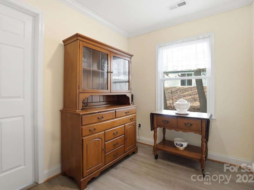 6309 Pineburr Road, Charlotte, NC 28211.  MLS# CAR4319188, YatesRealty ID 2656. 
