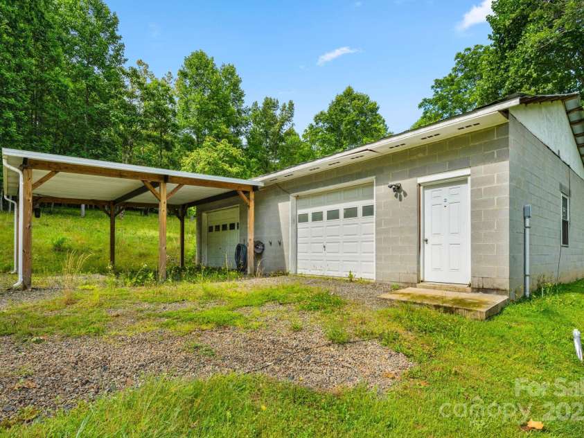 2428 Hamburg Road, Mars Hill, NC 28754.  MLS# CAR4270974, YatesRealty ID 26562. Detached Garage/ Workshop