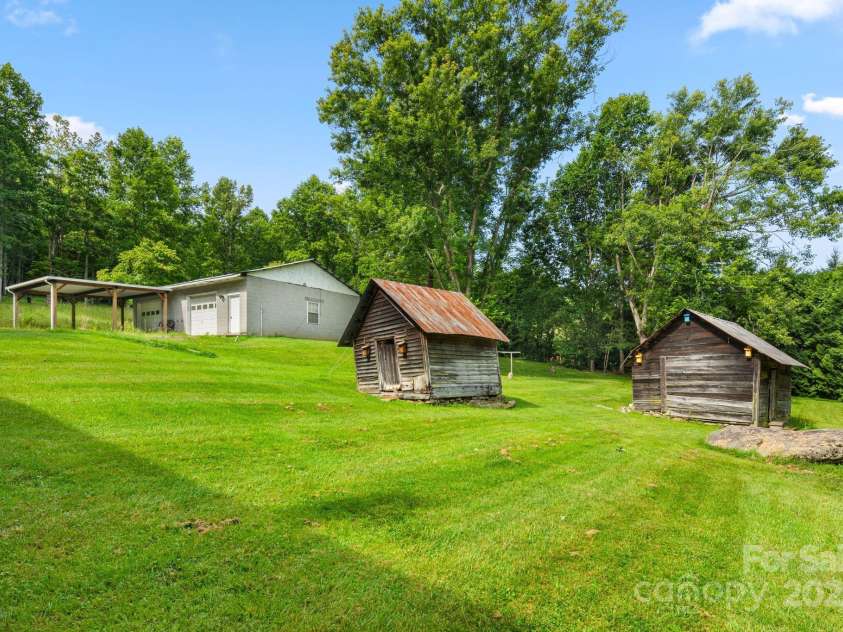 2428 Hamburg Road, Mars Hill, NC 28754.  MLS# CAR4270974, YatesRealty ID 26562. Well Maintained Property