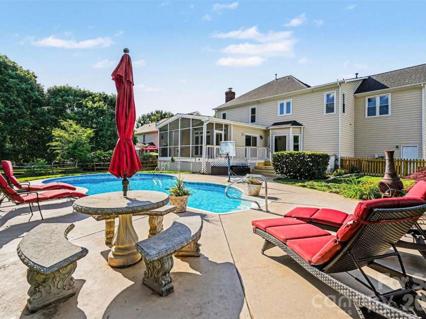7068 Kidwelly Lane, Matthews, NC 28104.  MLS# CAR4379419, YatesRealty ID 26562. 