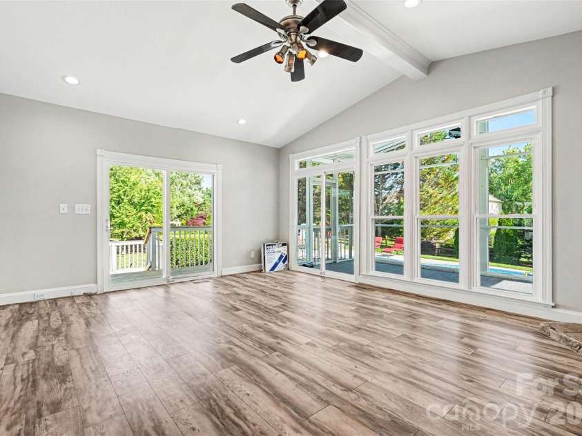 7068 Kidwelly Lane, Matthews, NC 28104.  MLS# CAR4379419, YatesRealty ID 26562. 