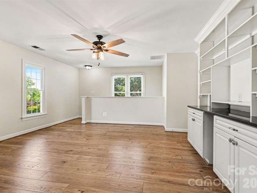 7068 Kidwelly Lane, Matthews, NC 28104.  MLS# CAR4379419, YatesRealty ID 26562. 