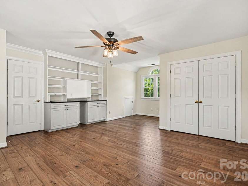 7068 Kidwelly Lane, Matthews, NC 28104.  MLS# CAR4379419, YatesRealty ID 26562. 