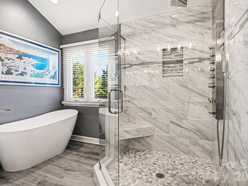 7068 Kidwelly Lane, Matthews, NC 28104.  MLS# CAR4379419, YatesRealty ID 26562. 