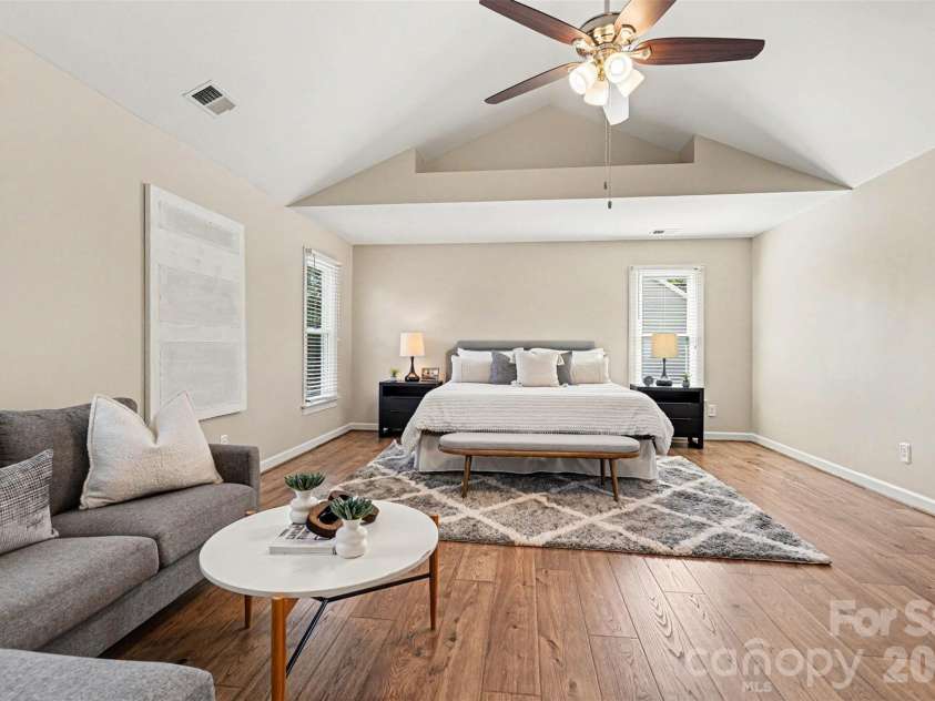 7068 Kidwelly Lane, Matthews, NC 28104.  MLS# CAR4379419, YatesRealty ID 26562. 