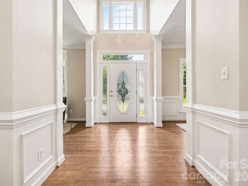 7068 Kidwelly Lane, Matthews, NC 28104.  MLS# CAR4379419, YatesRealty ID 26562. 