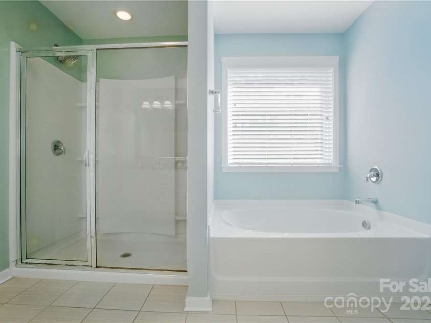 2246 Bluebell Way, Tega Cay, SC 29708.  MLS# CAR4266923, YatesRealty ID 26564. 