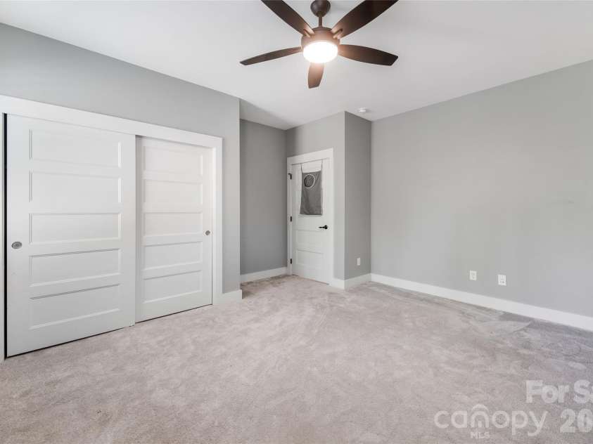 9 Ashe Park Circle, Asheville, NC 28806.  MLS# CAR4377416, YatesRealty ID 26564. 2nd bedroom