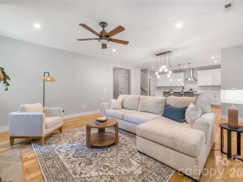 9 Ashe Park Circle, Asheville, NC 28806.  MLS# CAR4377416, YatesRealty ID 26564. 