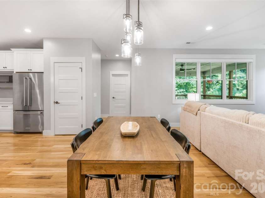 9 Ashe Park Circle, Asheville, NC 28806.  MLS# CAR4377416, YatesRealty ID 26564. 