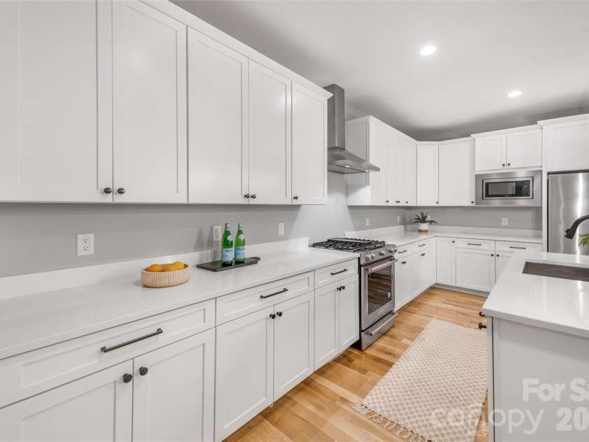 9 Ashe Park Circle, Asheville, NC 28806.  MLS# CAR4377416, YatesRealty ID 26564. 