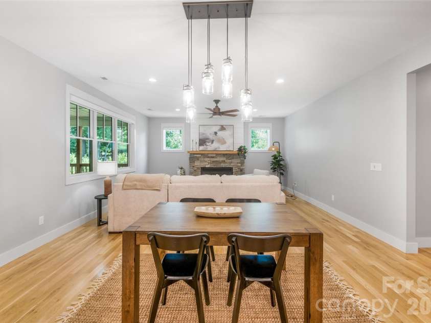 9 Ashe Park Circle, Asheville, NC 28806.  MLS# CAR4377416, YatesRealty ID 26564. 