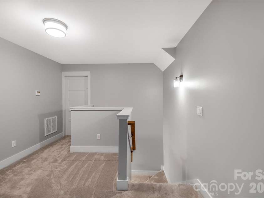 9 Ashe Park Circle, Asheville, NC 28806.  MLS# CAR4377416, YatesRealty ID 26564. 