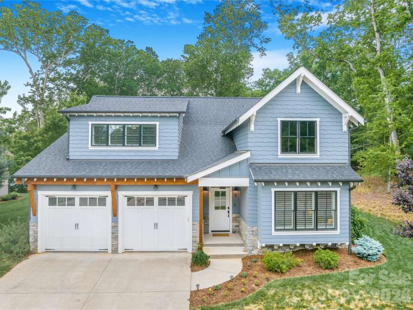 9 Ashe Park Circle, Asheville, NC 28806.  MLS# CAR4377416, YatesRealty ID 26564. Welcome to 9 Ashe Park Circle