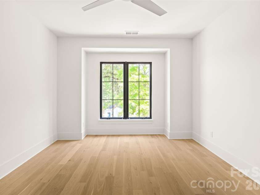2005 Chatham Avenue, Charlotte, NC 28205.  MLS# CAR4358896, YatesRealty ID 26565. 