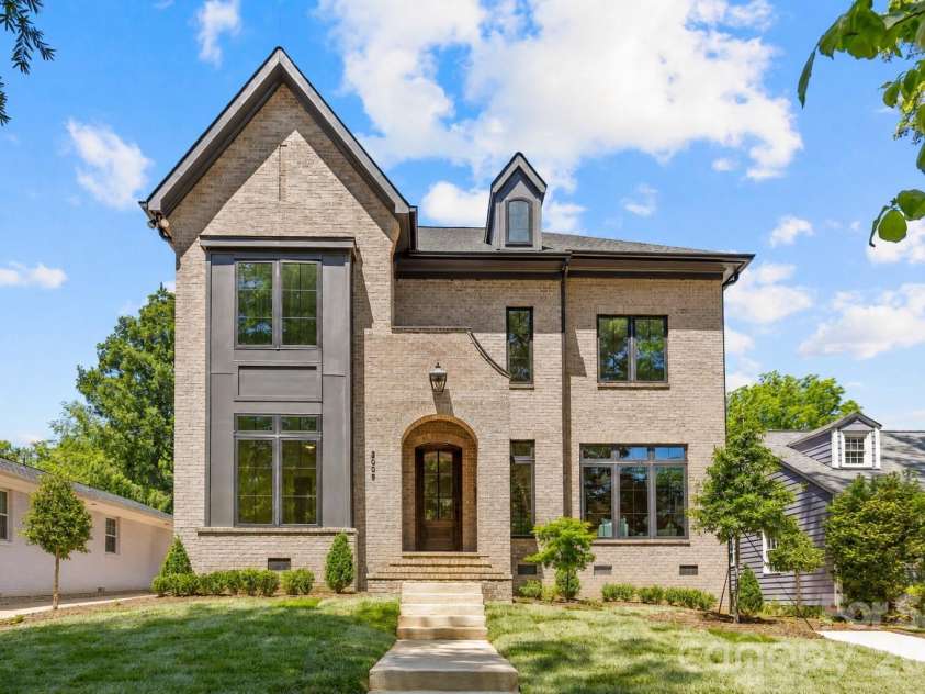 2005 Chatham Avenue, Charlotte, NC 28205.  MLS# CAR4358896, YatesRealty ID 26565. 