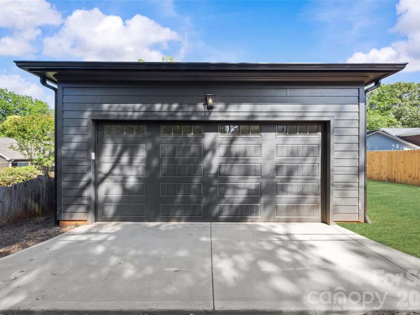 2005 Chatham Avenue, Charlotte, NC 28205.  MLS# CAR4358896, YatesRealty ID 26565. ALLEY ACCESS 2 CAR GARAGE