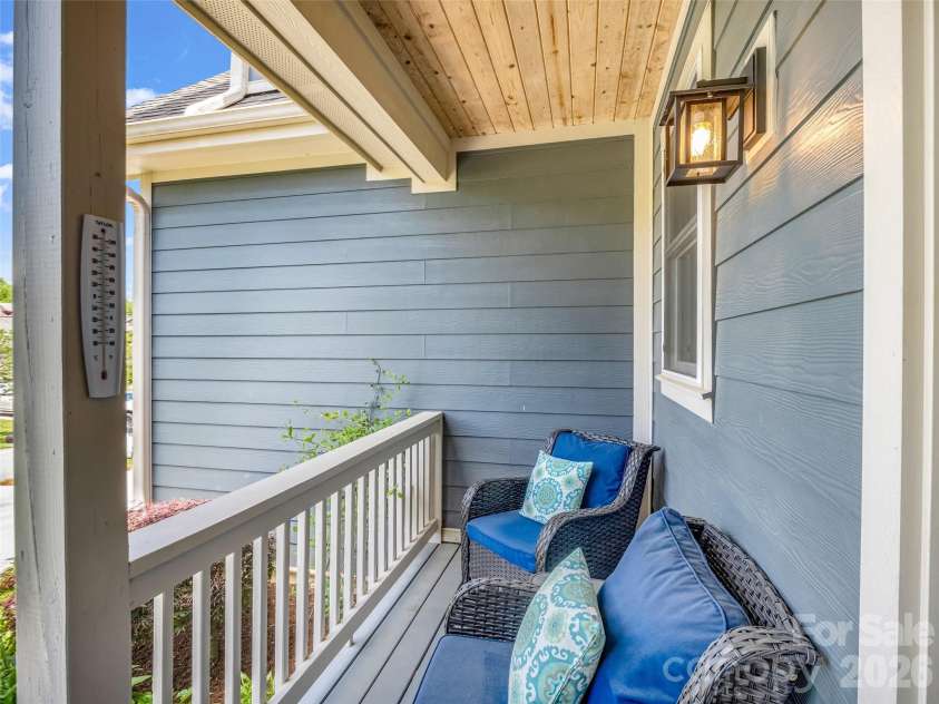 27 Spelter Street, Hendersonville, NC 28792.  MLS# CAR4381868, YatesRealty ID 26566. 