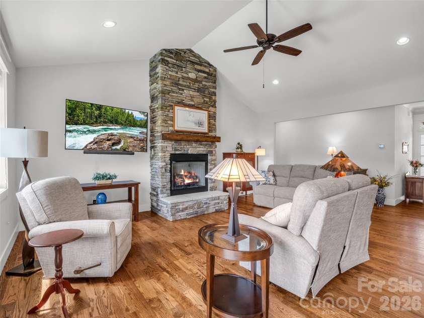27 Spelter Street, Hendersonville, NC 28792.  MLS# CAR4381868, YatesRealty ID 26566. 