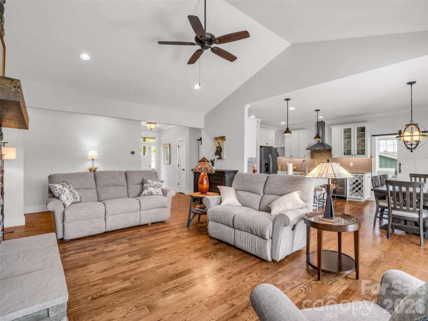 27 Spelter Street, Hendersonville, NC 28792.  MLS# CAR4381868, YatesRealty ID 26566. 