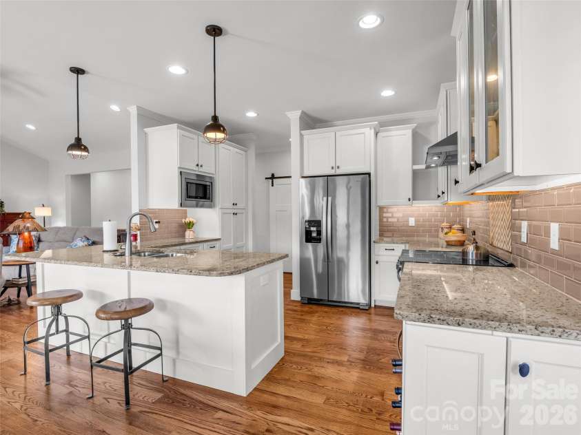 27 Spelter Street, Hendersonville, NC 28792.  MLS# CAR4381868, YatesRealty ID 26566. 