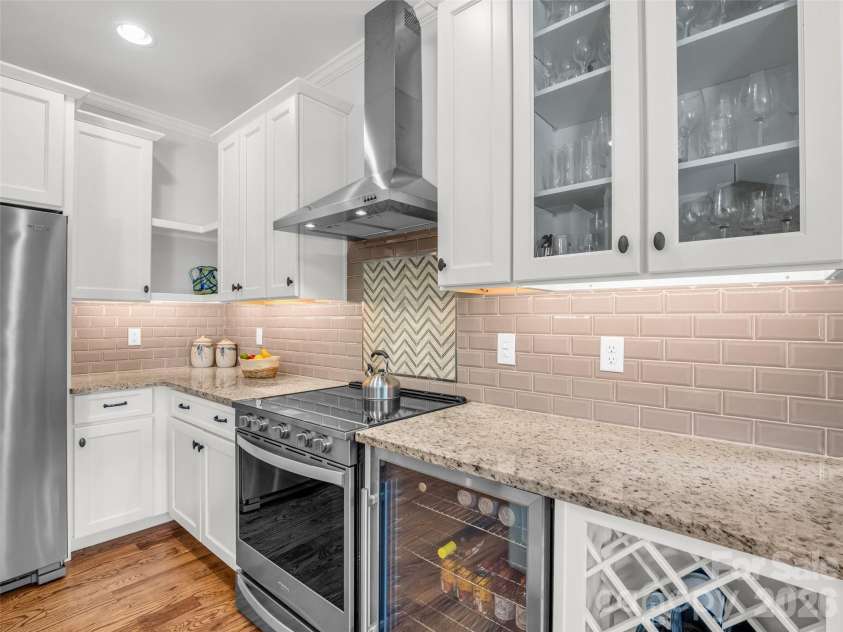 27 Spelter Street, Hendersonville, NC 28792.  MLS# CAR4381868, YatesRealty ID 26566. 