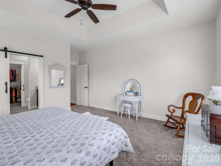 27 Spelter Street, Hendersonville, NC 28792.  MLS# CAR4381868, YatesRealty ID 26566. 