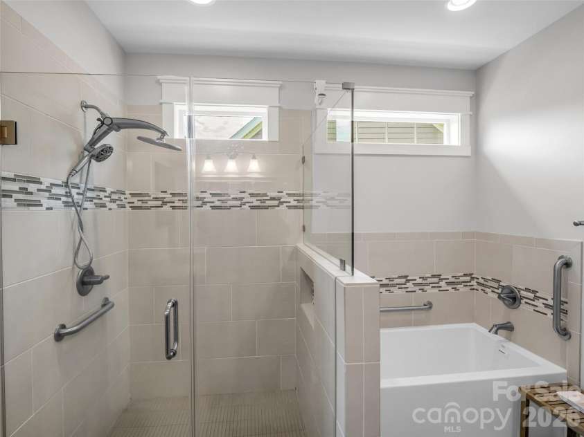 27 Spelter Street, Hendersonville, NC 28792.  MLS# CAR4381868, YatesRealty ID 26566. 
