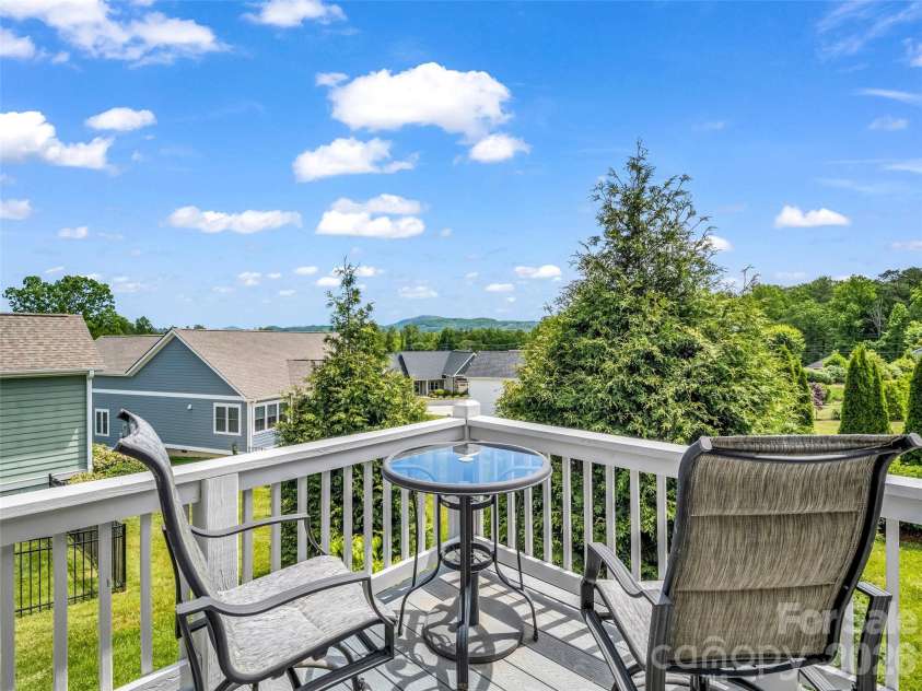 27 Spelter Street, Hendersonville, NC 28792.  MLS# CAR4381868, YatesRealty ID 26566. 