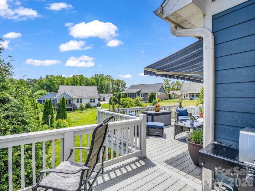 27 Spelter Street, Hendersonville, NC 28792.  MLS# CAR4381868, YatesRealty ID 26566. 