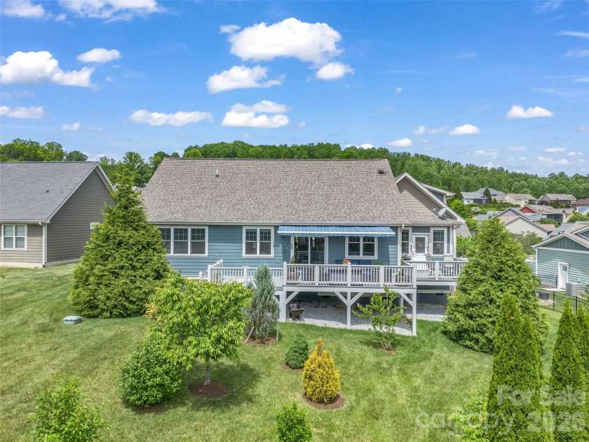 27 Spelter Street, Hendersonville, NC 28792.  MLS# CAR4381868, YatesRealty ID 26566. 