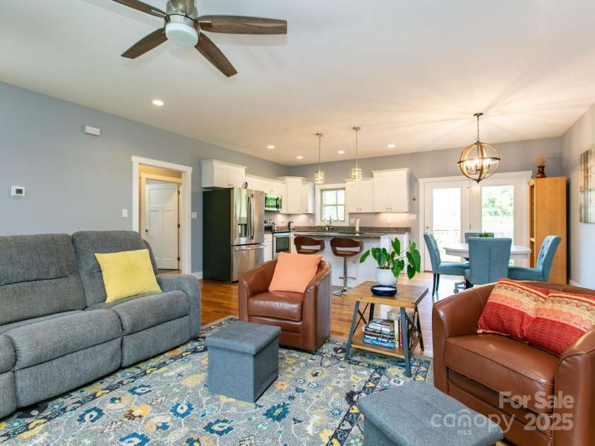 5 Pine Drive, Weaverville, NC 28787.  MLS# CAR4257819, YatesRealty ID 26567. 