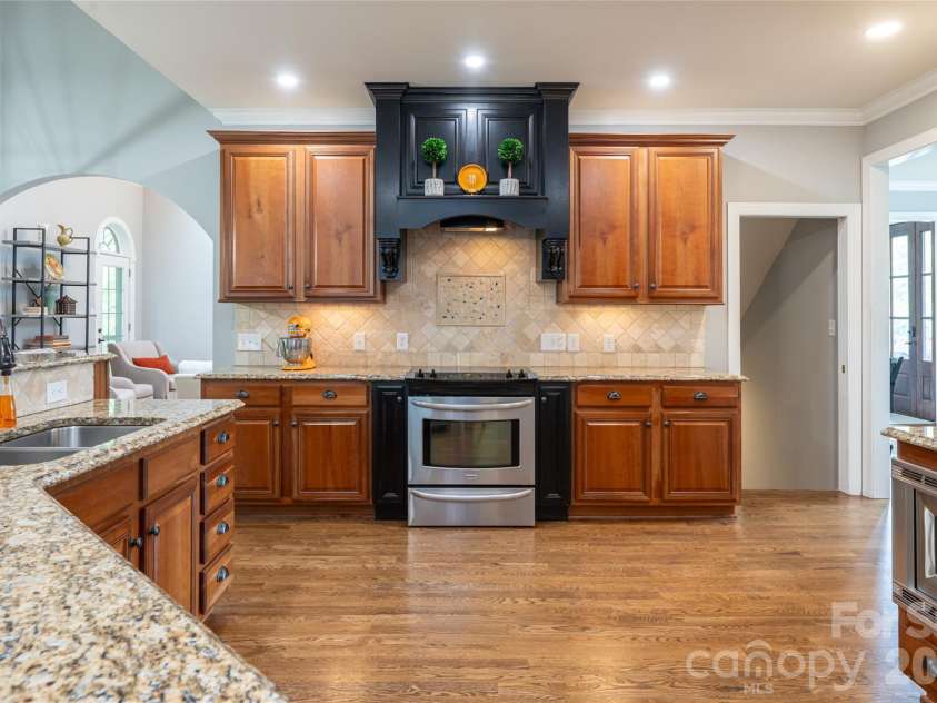 75 Ledgestone Drive, Fairview, NC 28730.  MLS# CAR4371731, YatesRealty ID 26567. 